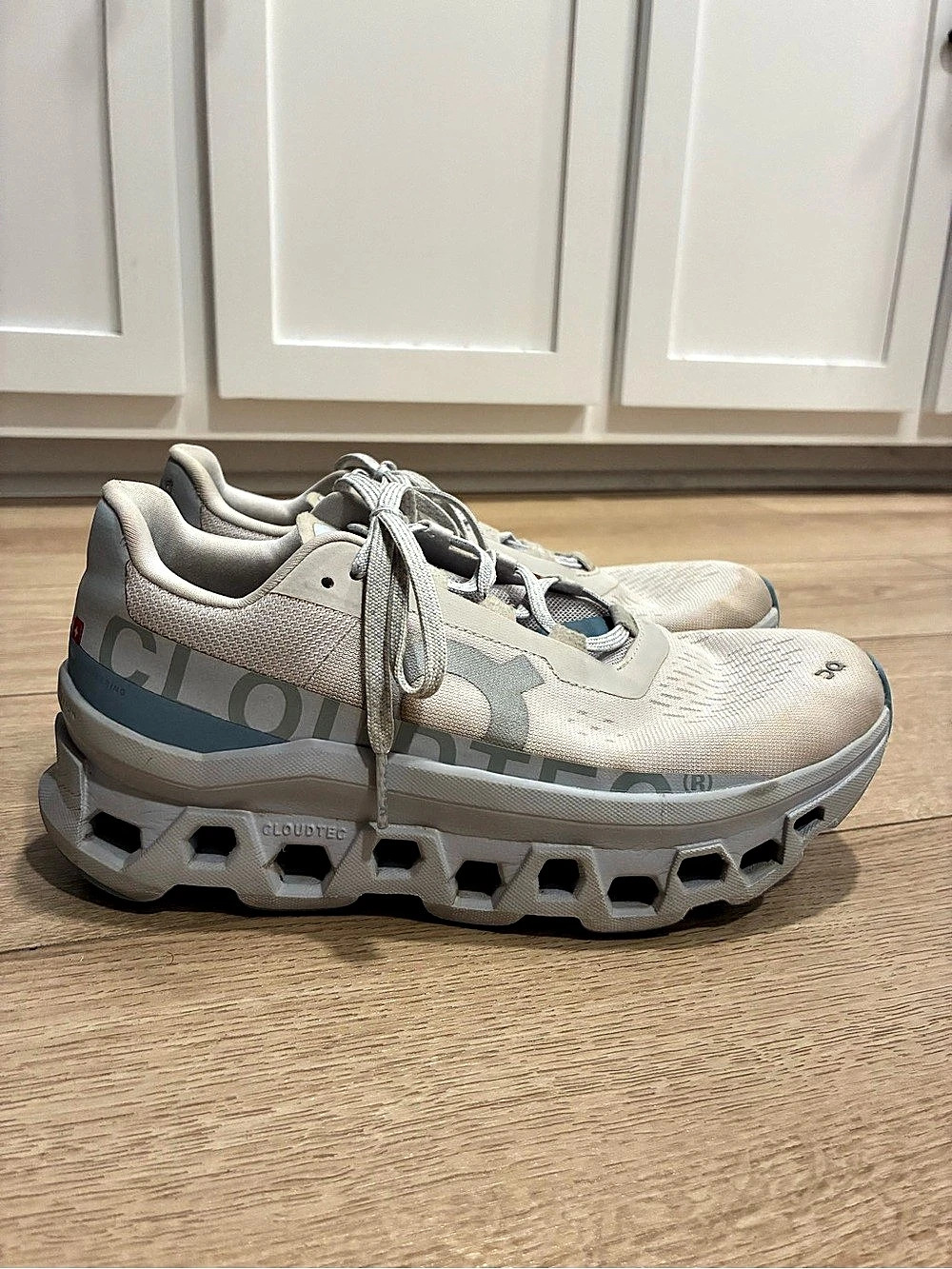 On Running Women’s Cloudmonster Shoe Sneaker Frost Wash Blue White Size 7.5